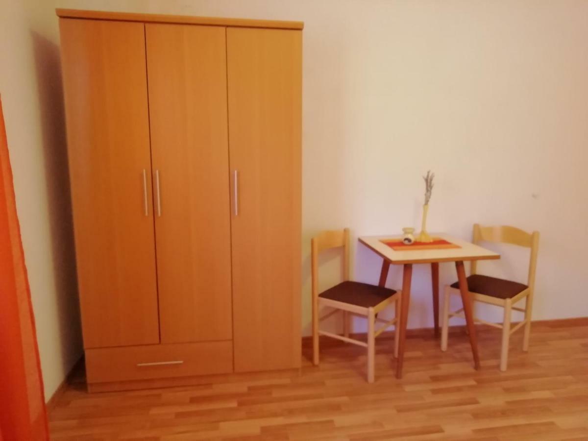Apartments Jadranka Ivana Pula Exterior foto