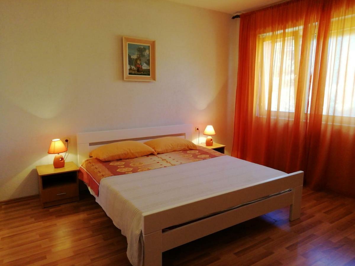 Apartments Jadranka Ivana Pula Exterior foto