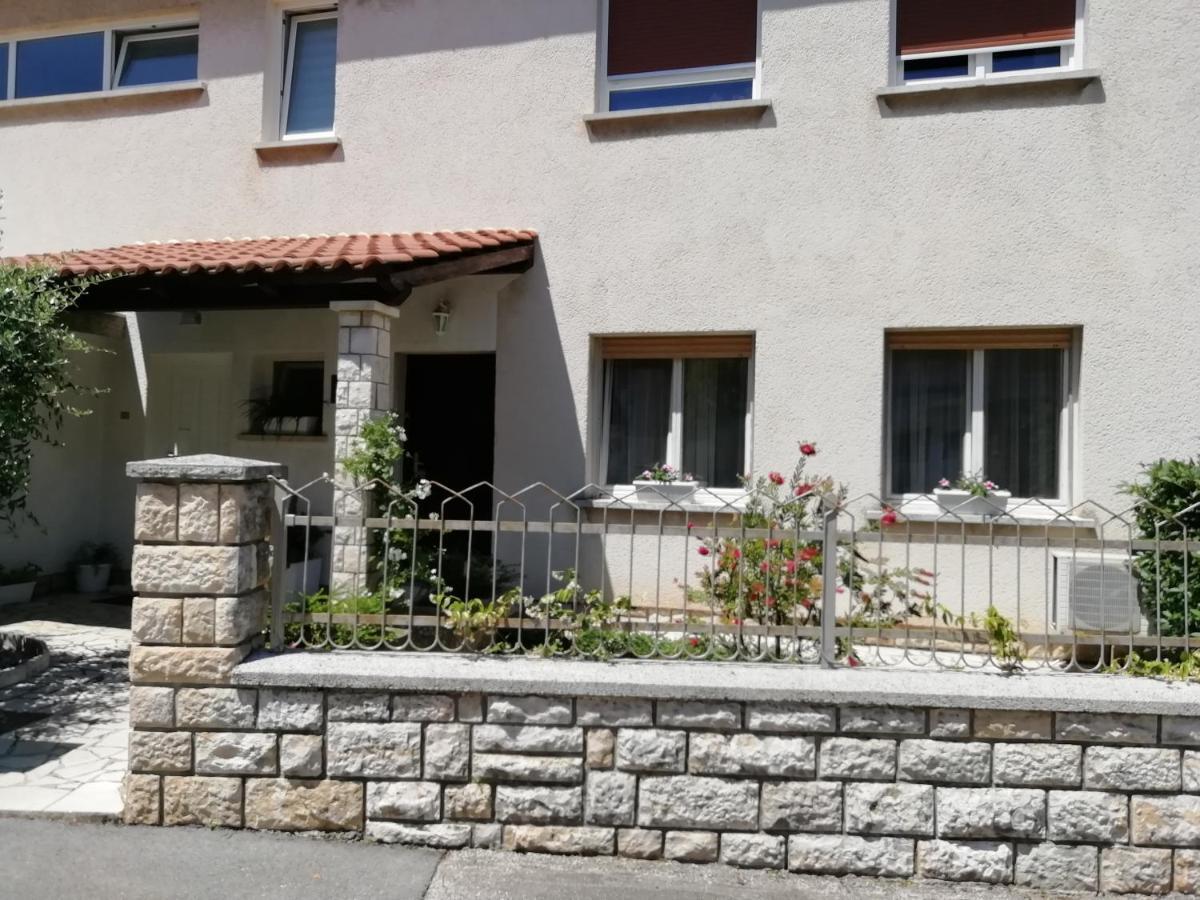 Apartments Jadranka Ivana Pula Exterior foto